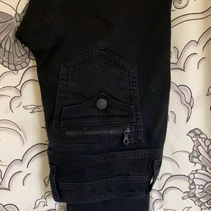 Rock revival Moto black crop jeans.